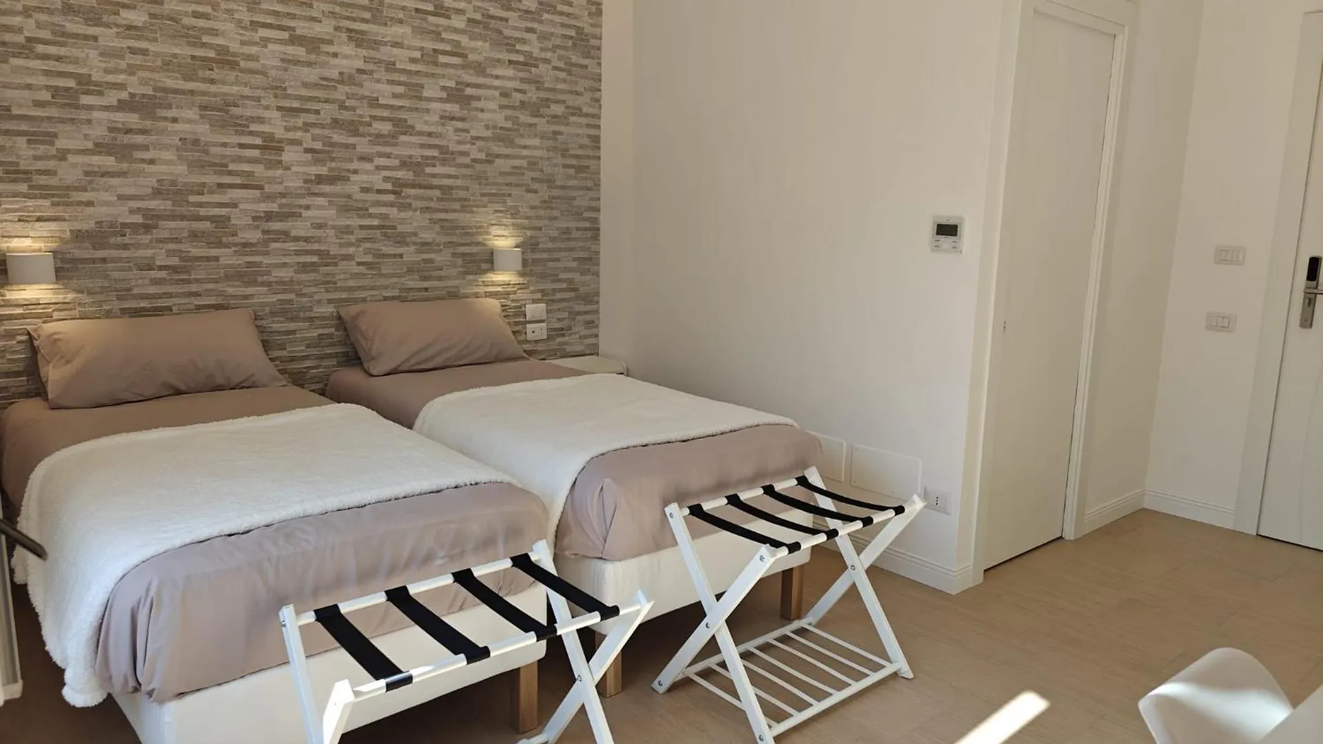 La Casa Di Mida Hotel Rome 0*,  Italy